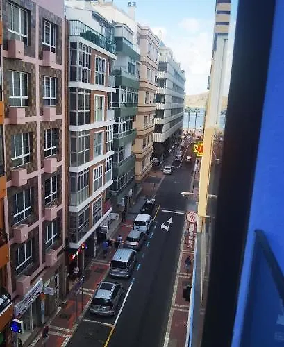 Strada-beach Canteras *